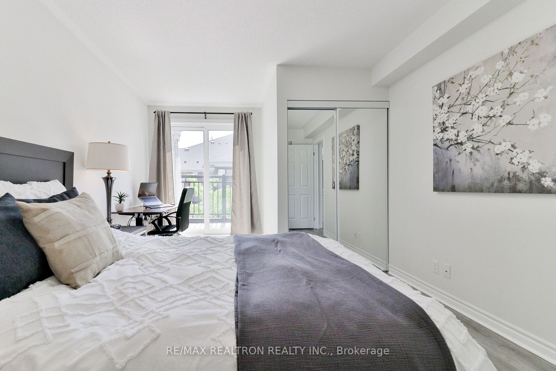 10 Carnation Ave, #19
