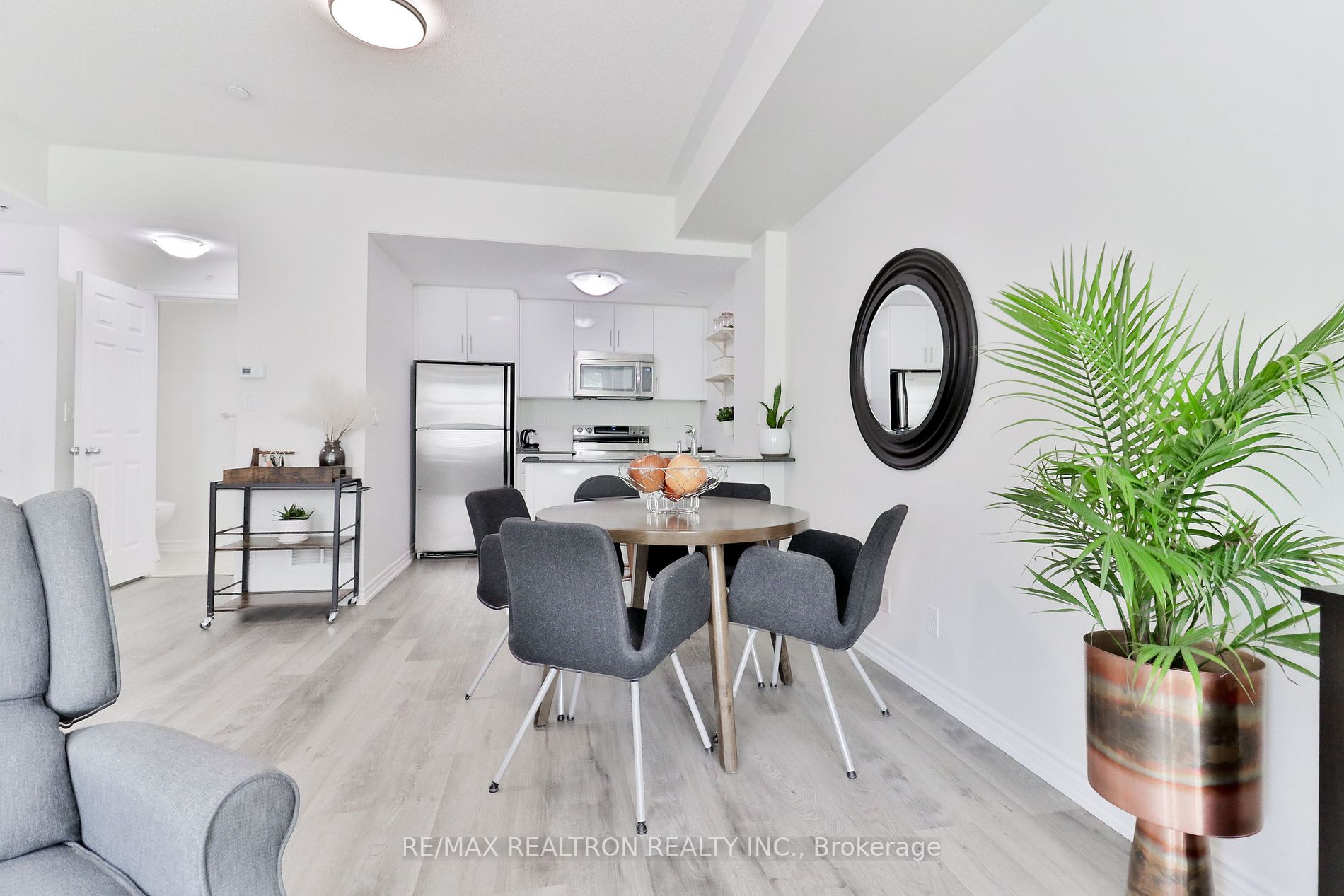 10 Carnation Ave, #19