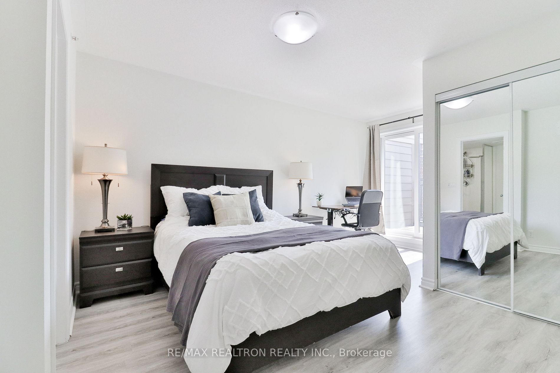 10 Carnation Ave, #19