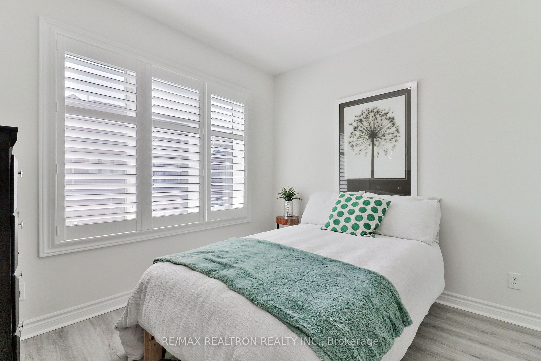 10 Carnation Ave, #19