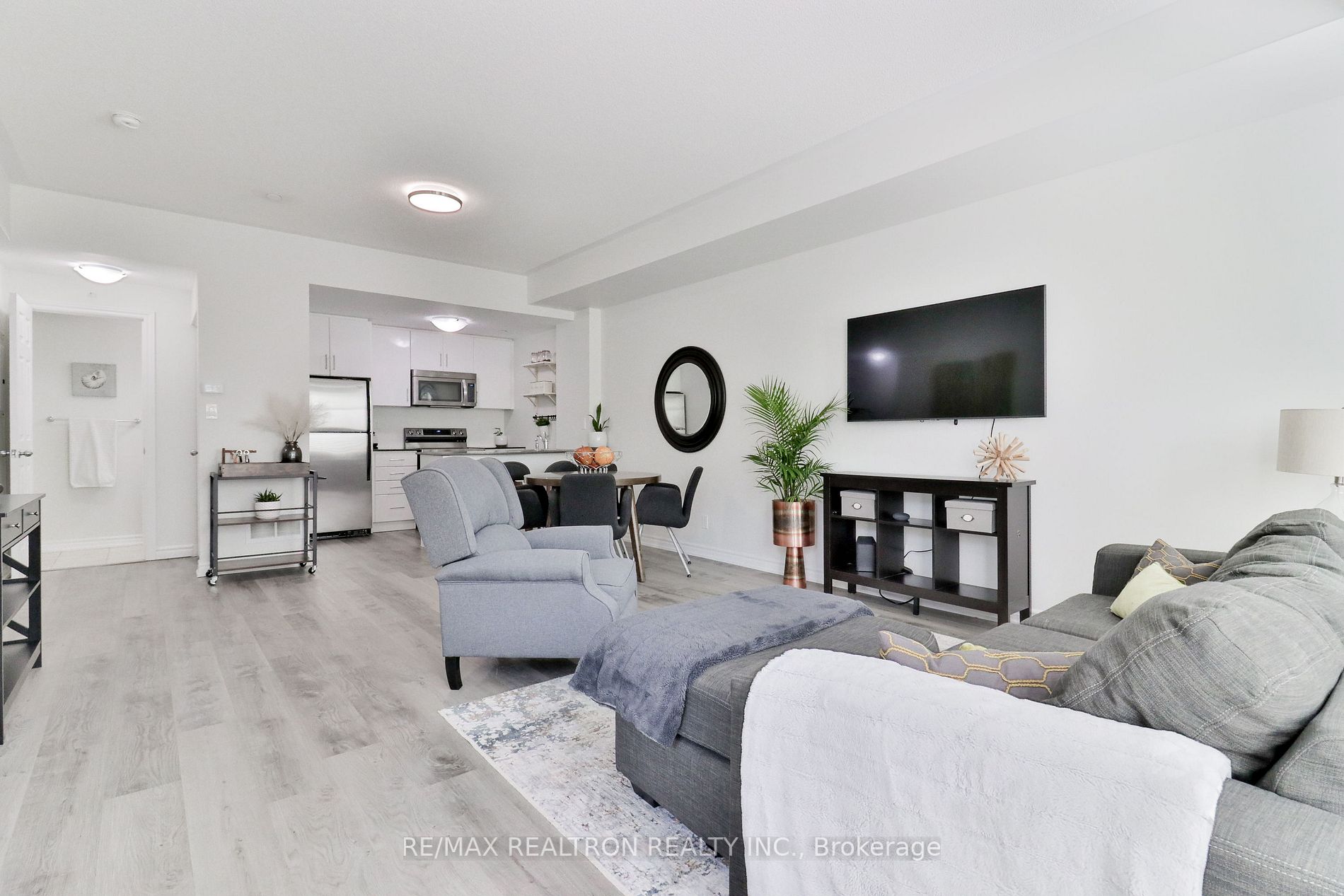 10 Carnation Ave, #19
