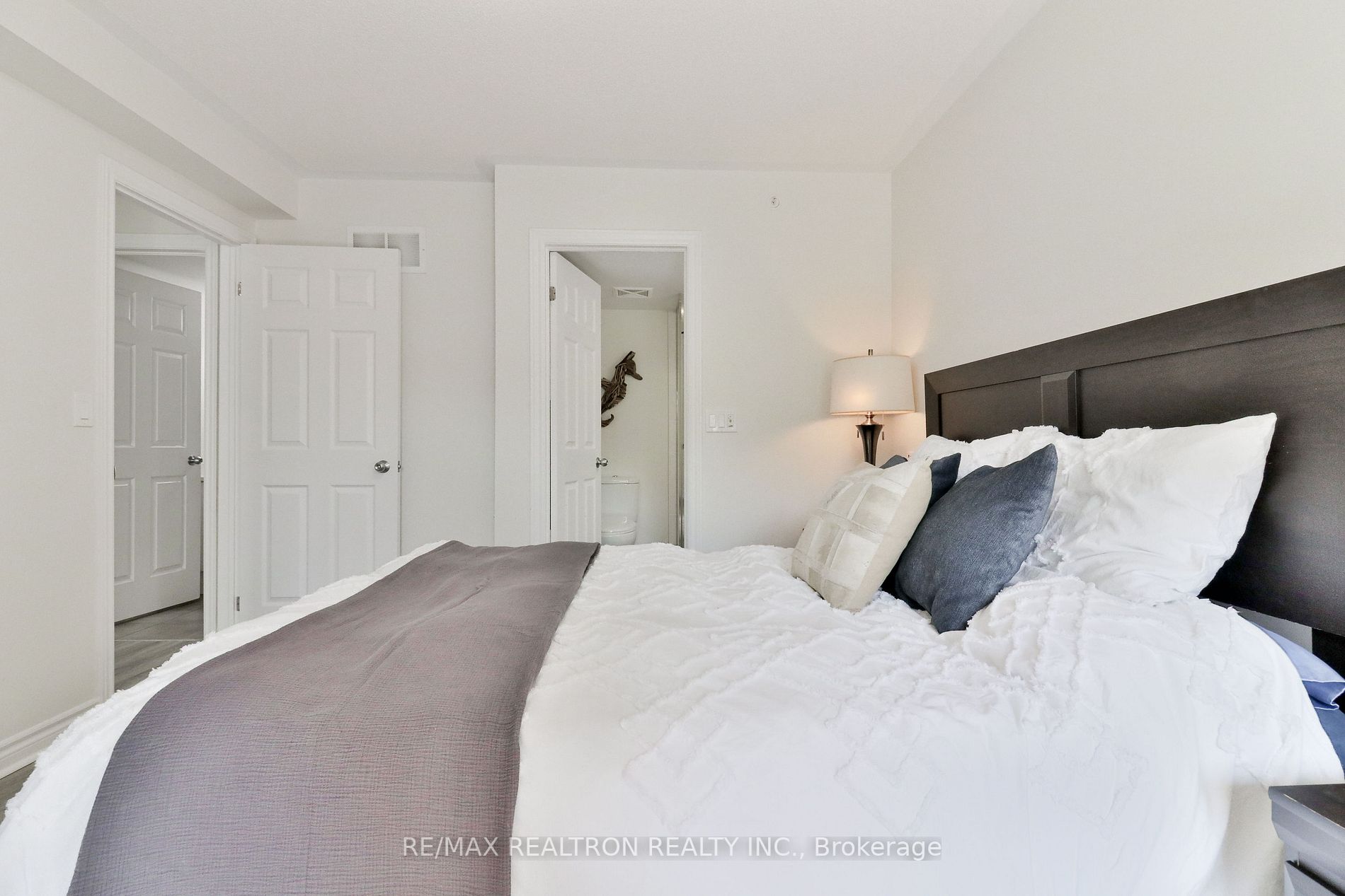 10 Carnation Ave, #19