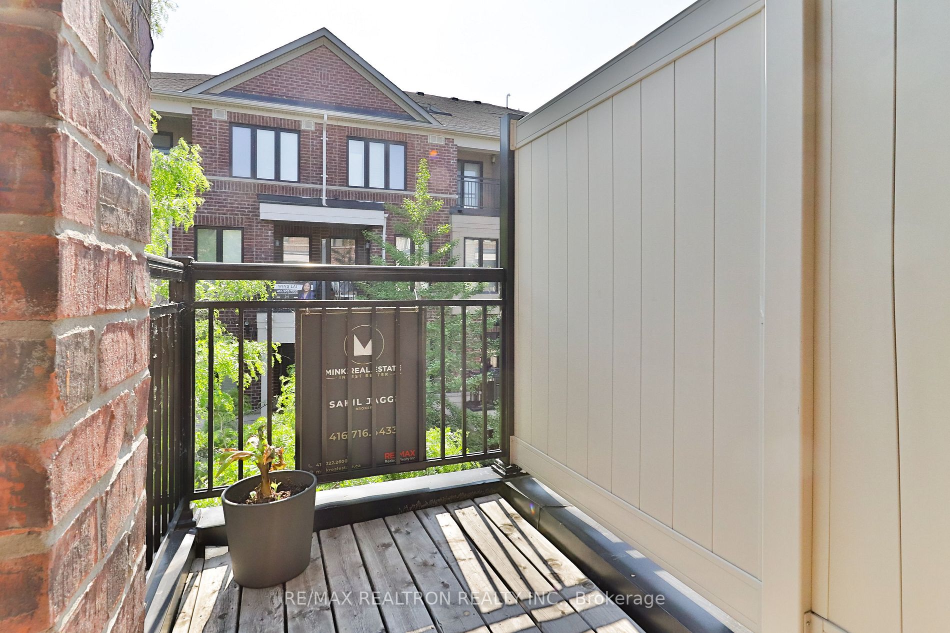 10 Carnation Ave, #19
