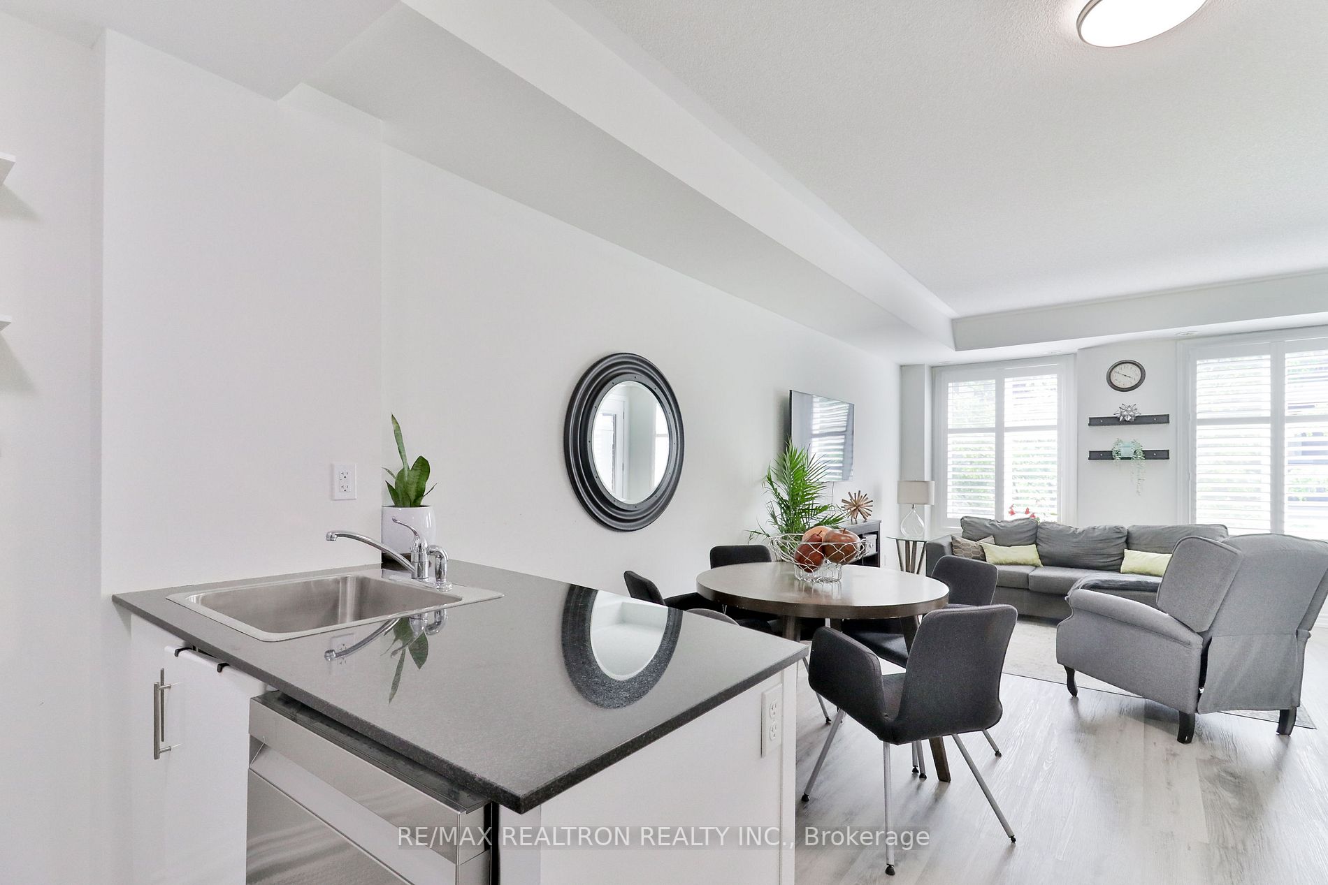 10 Carnation Ave, #19