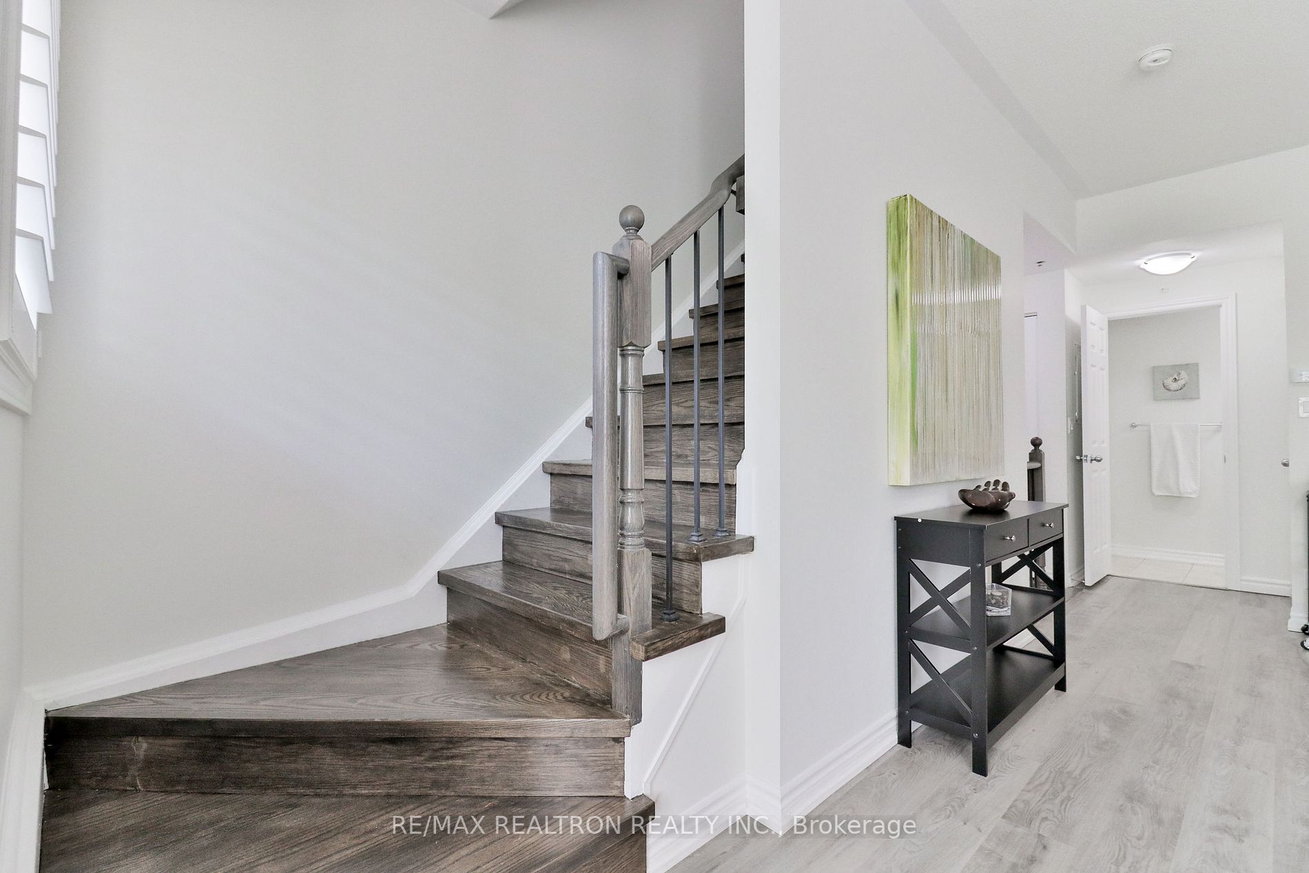 10 Carnation Ave, #19