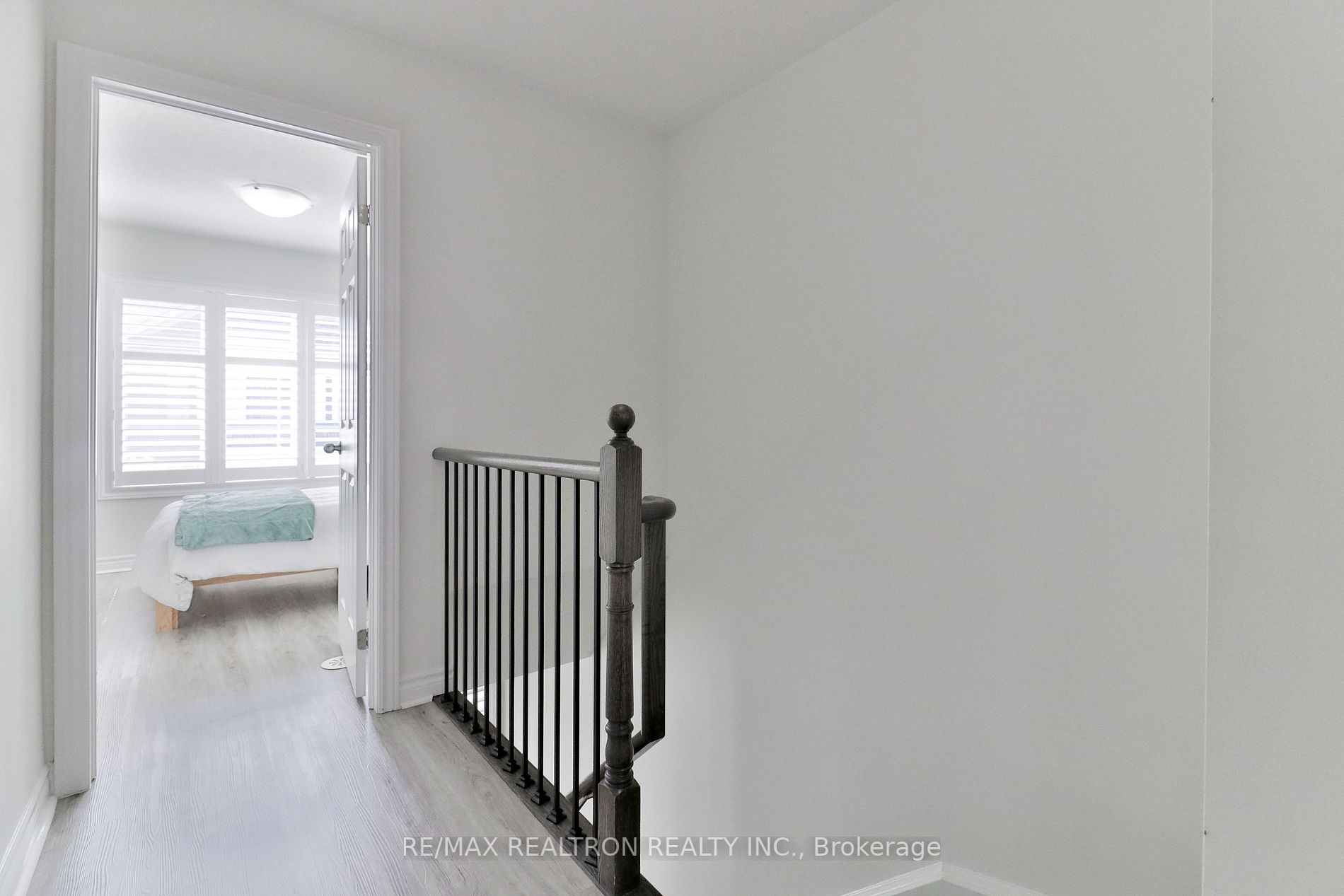 10 Carnation Ave, #19