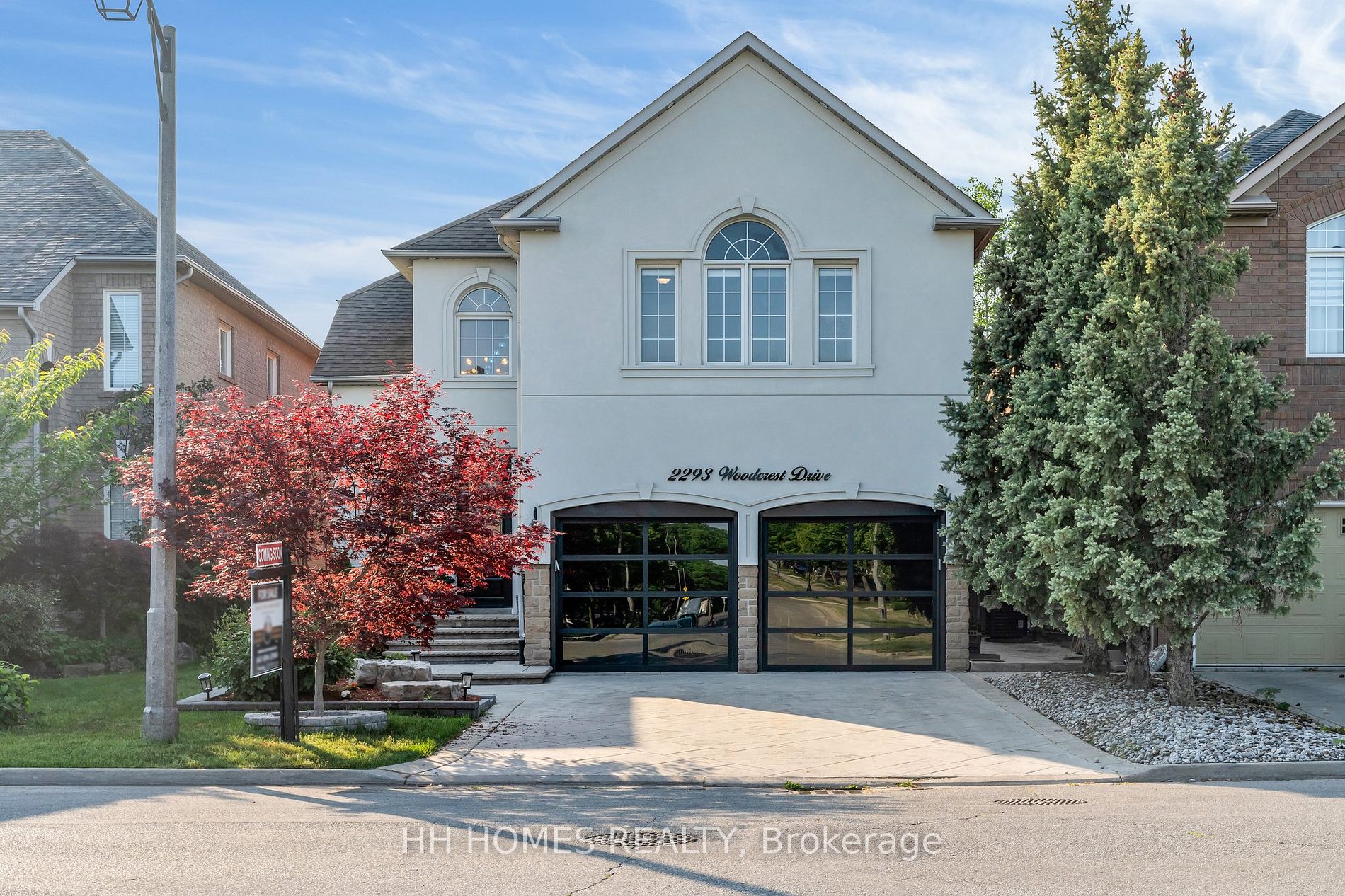 2293 Woodcrest Dr