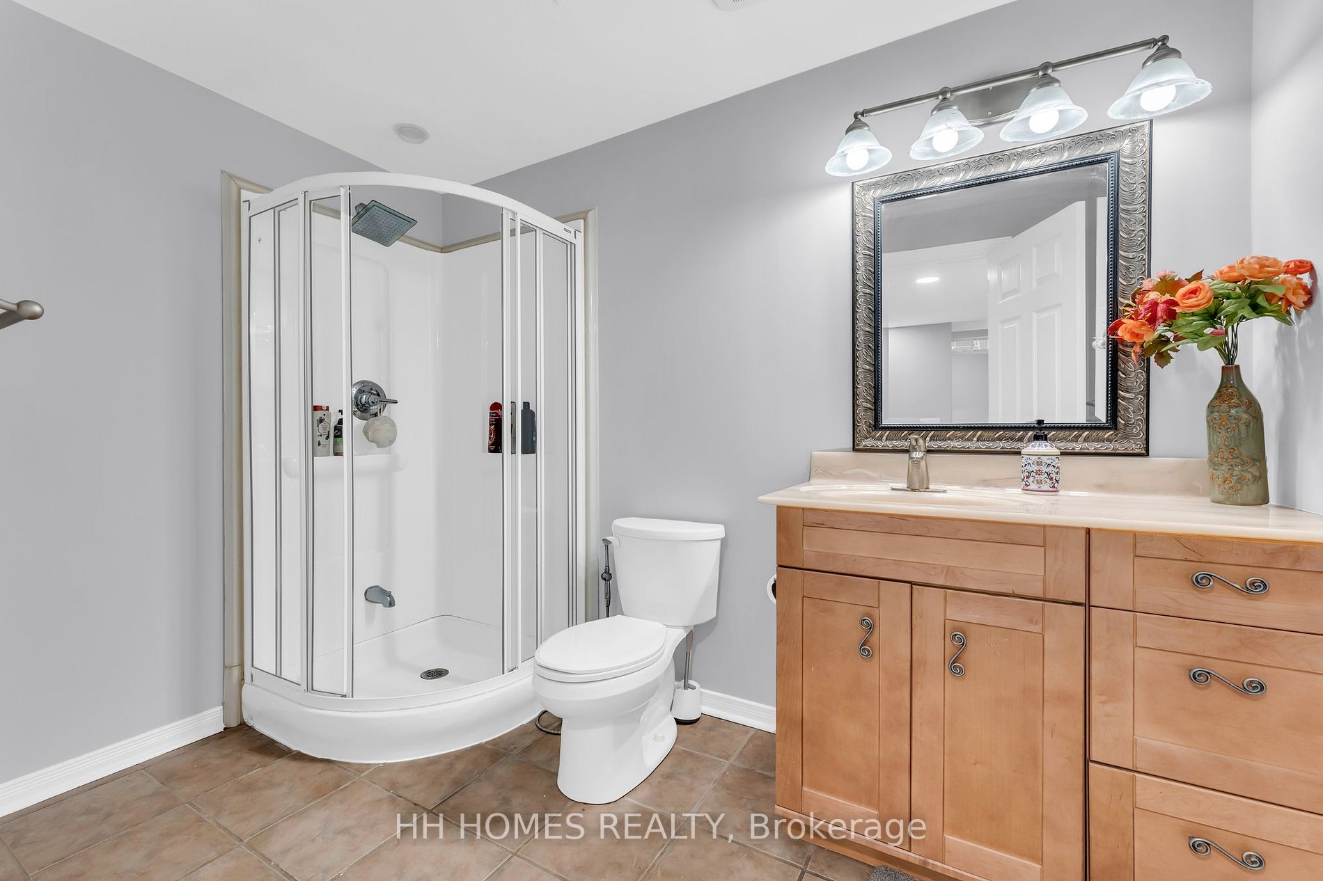 2293 Woodcrest Dr