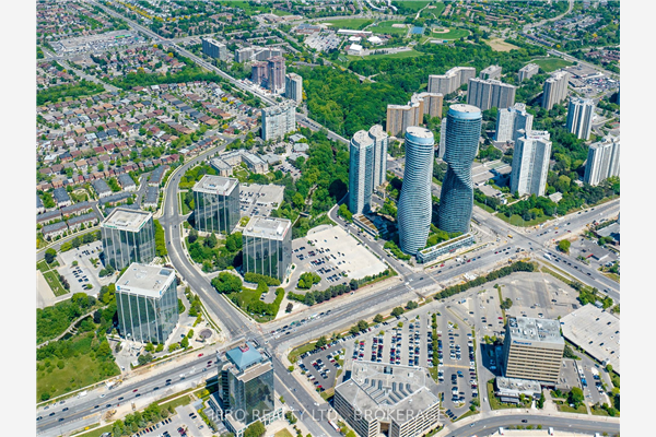 200 Robert Speck Pkwy, Mississauga