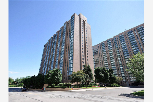 145 Hillcrest Ave, Mississauga