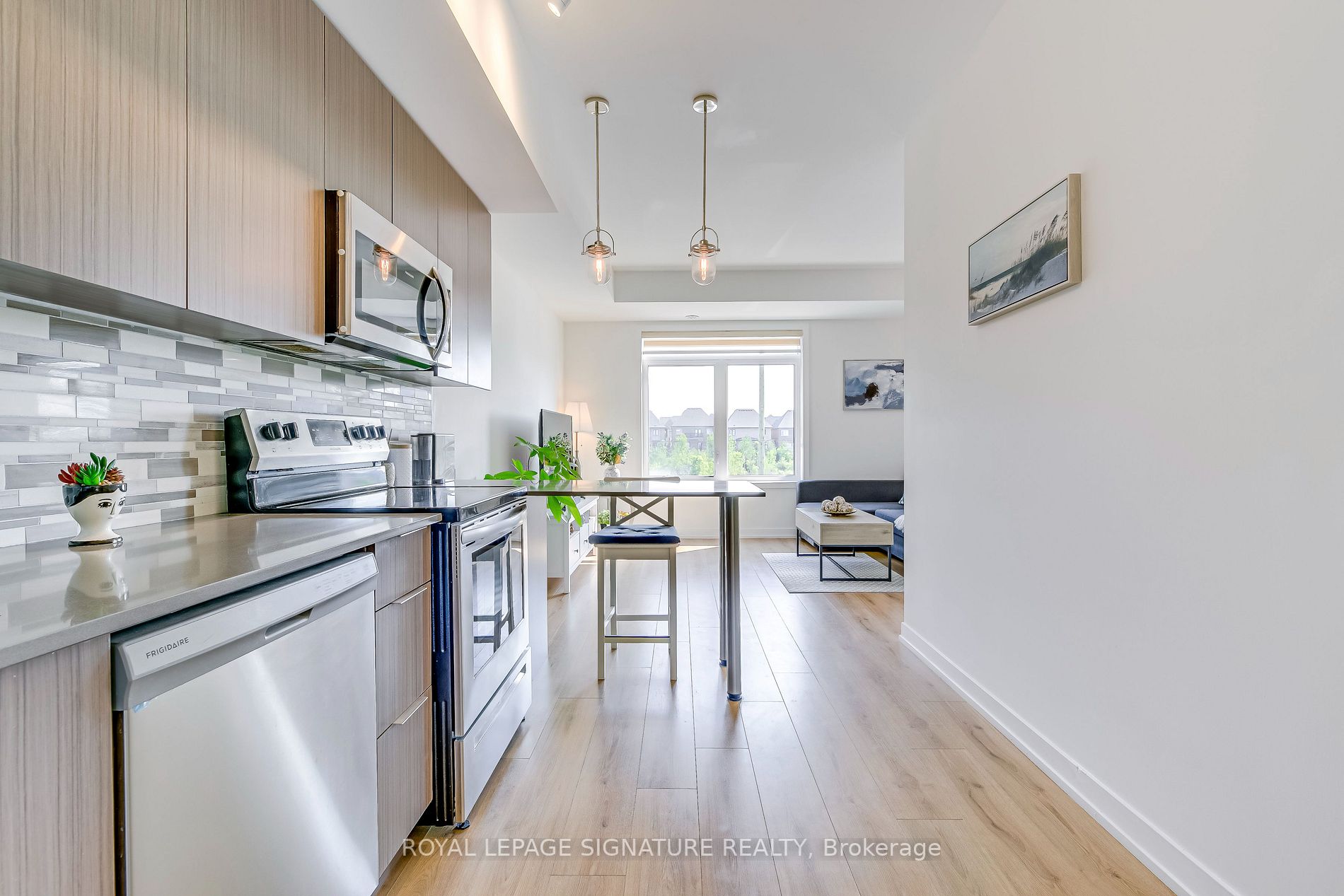 3078 Sixth Line, #322