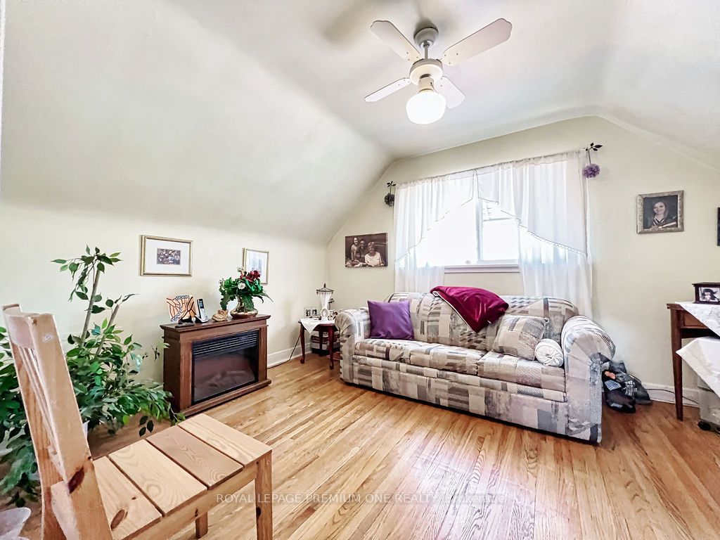 20 Hatfield Crescent