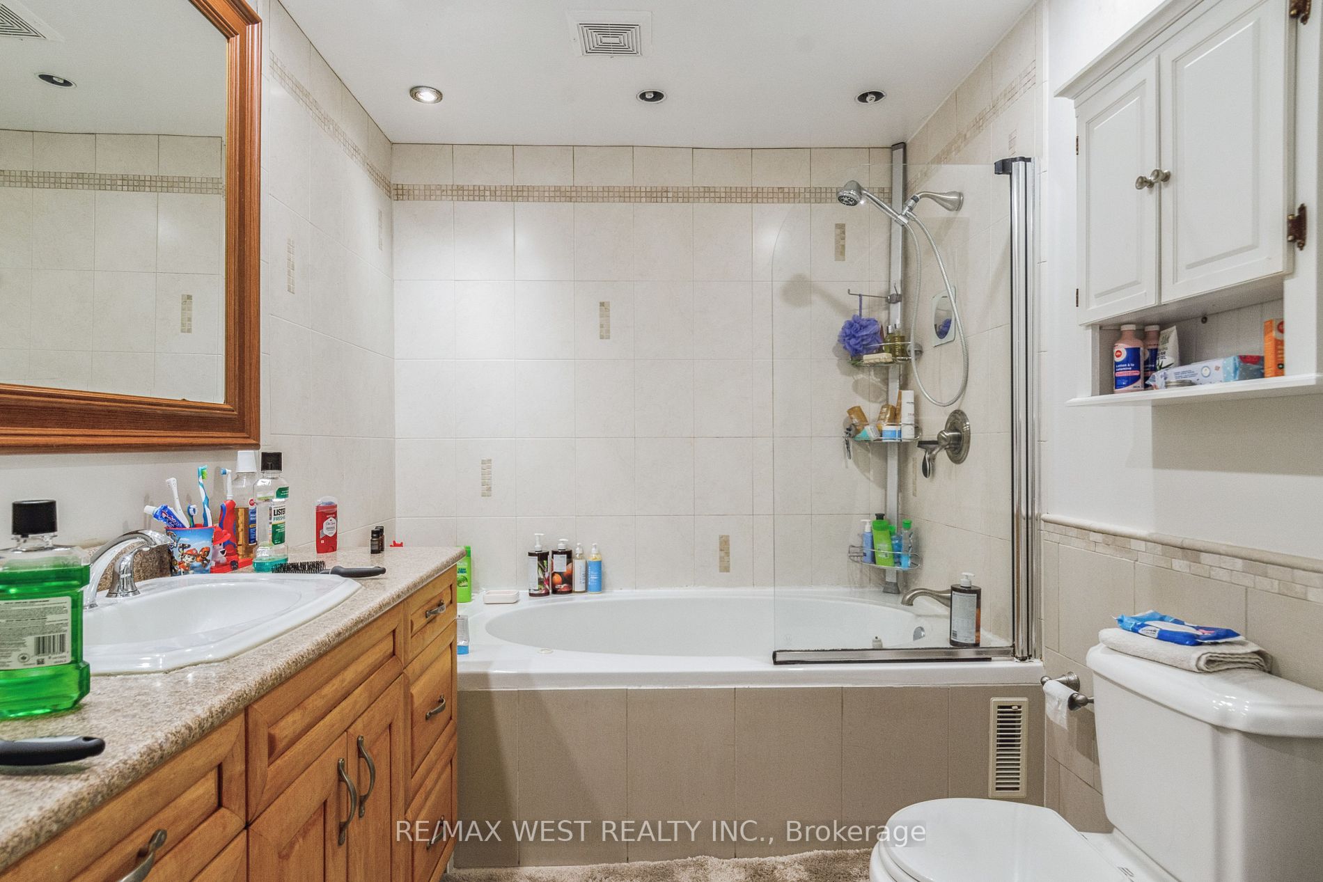 52 Old Burnhamthorpe Road, #2
