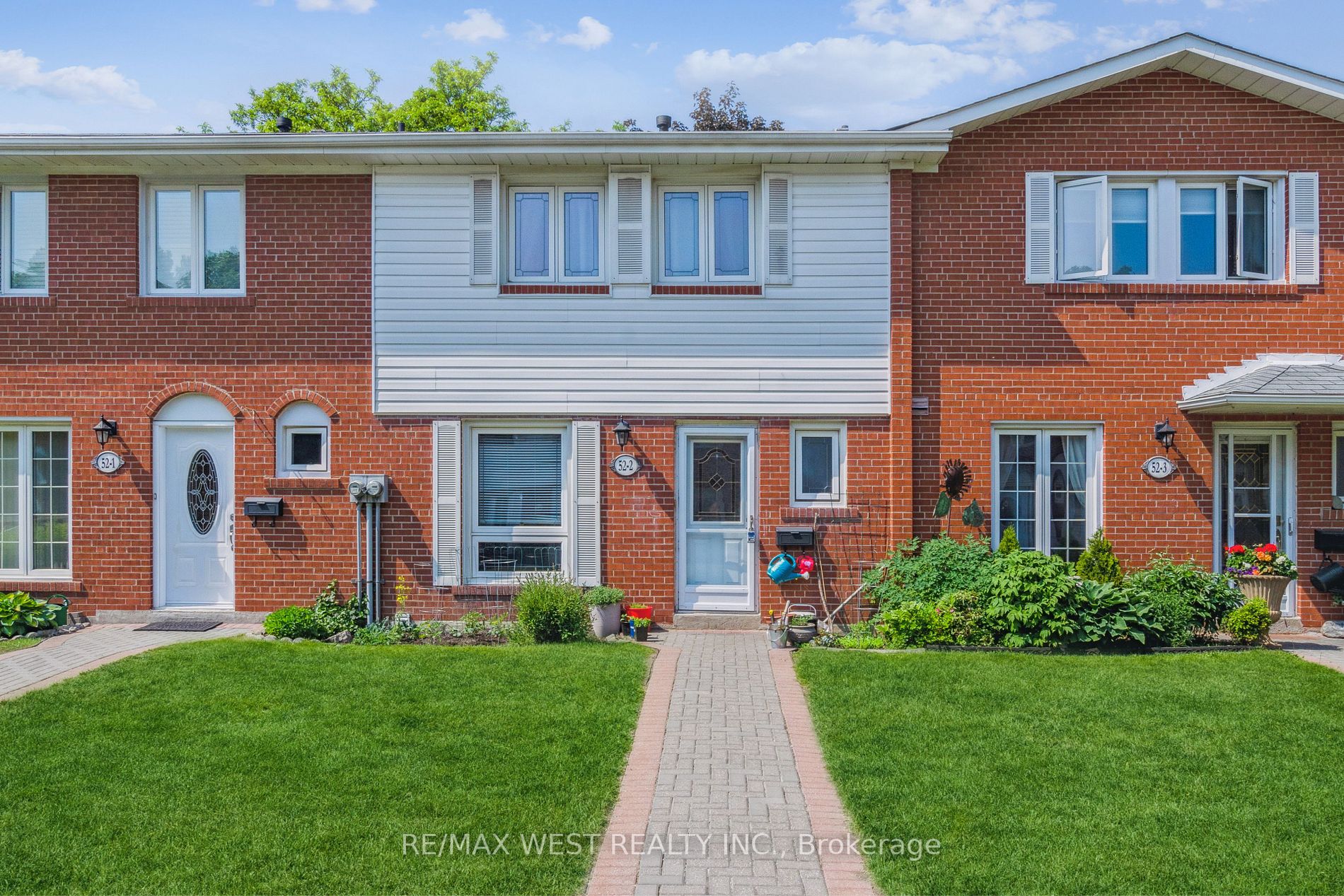 52 Old Burnhamthorpe Road, #2