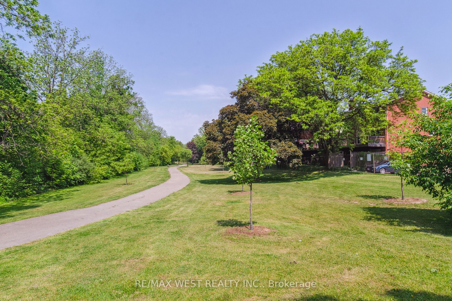 52 Old Burnhamthorpe Road, #2