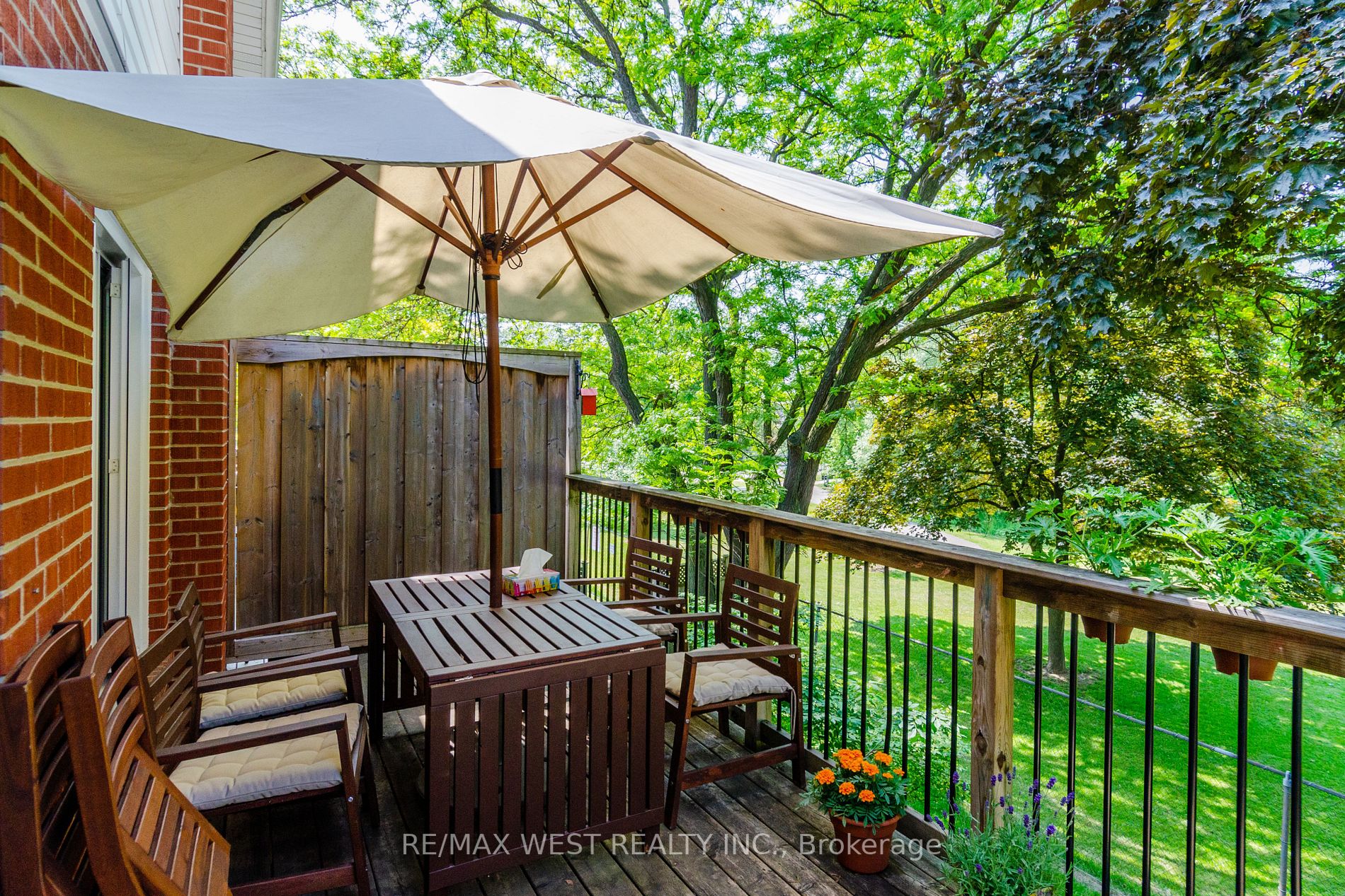 52 Old Burnhamthorpe Road, #2