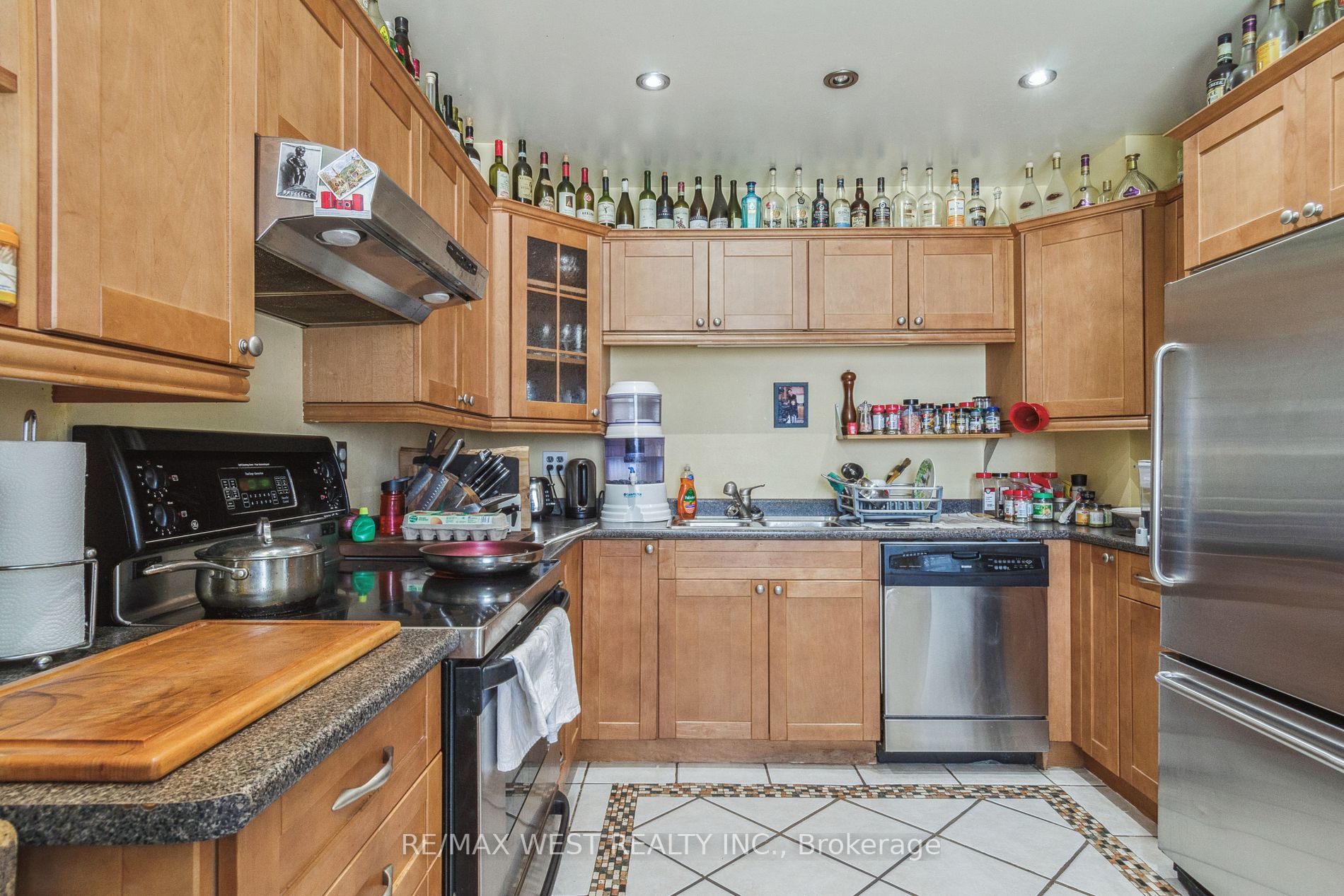 52 Old Burnhamthorpe Road, #2