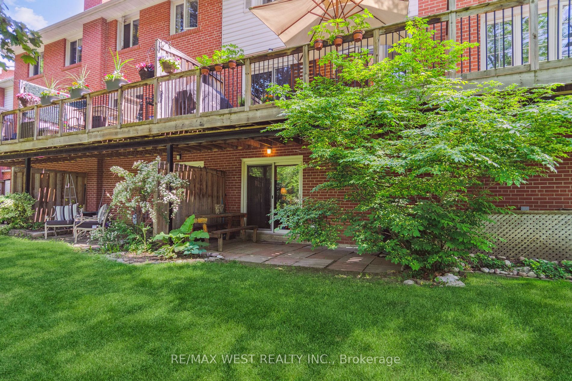 52 Old Burnhamthorpe Road, #2