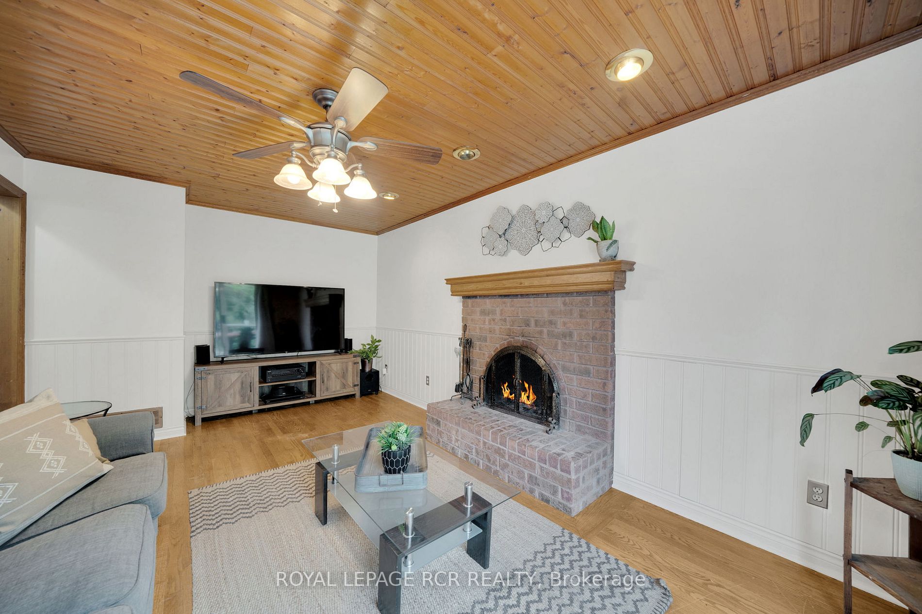 283 Crestwood Rd
