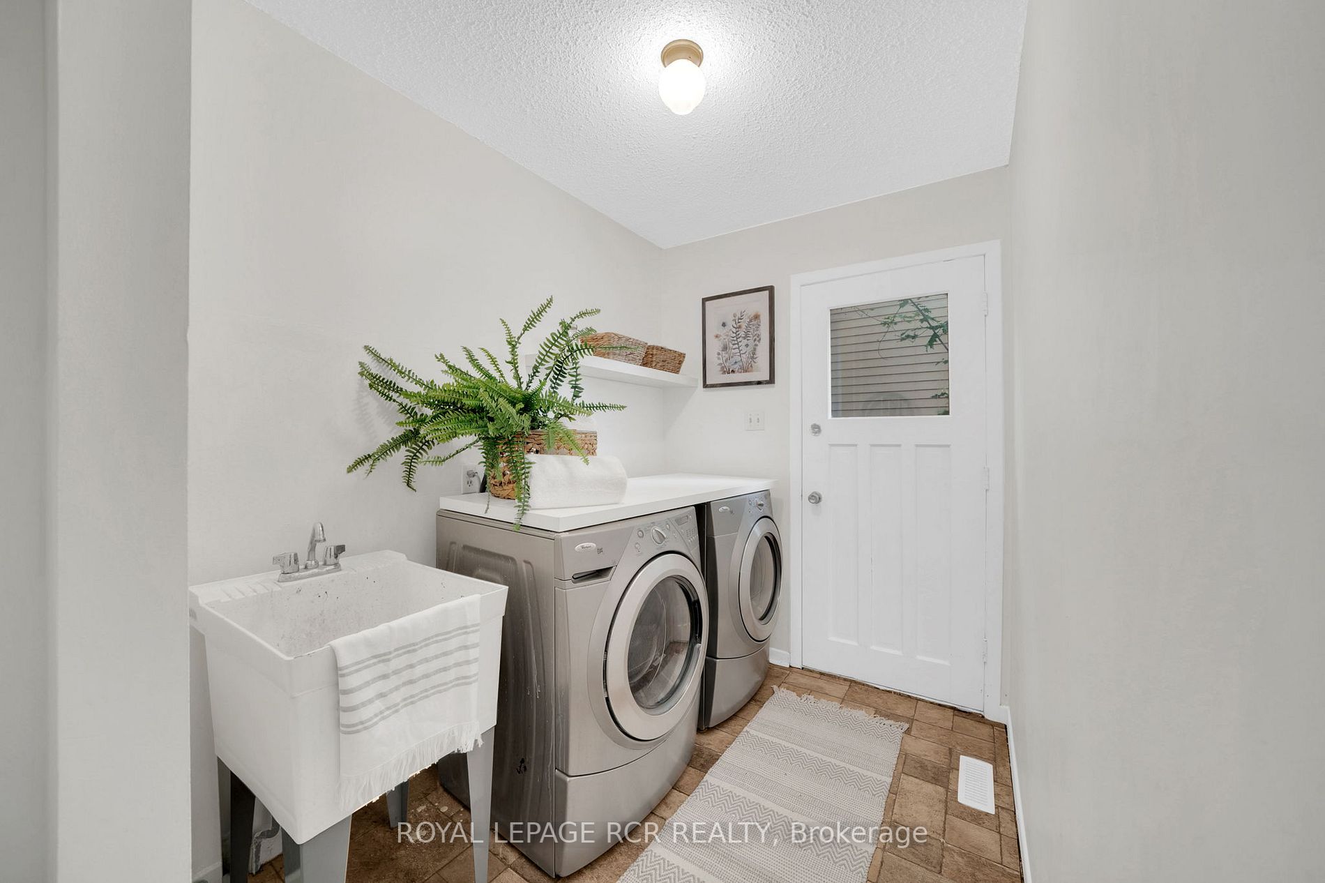 283 Crestwood Rd