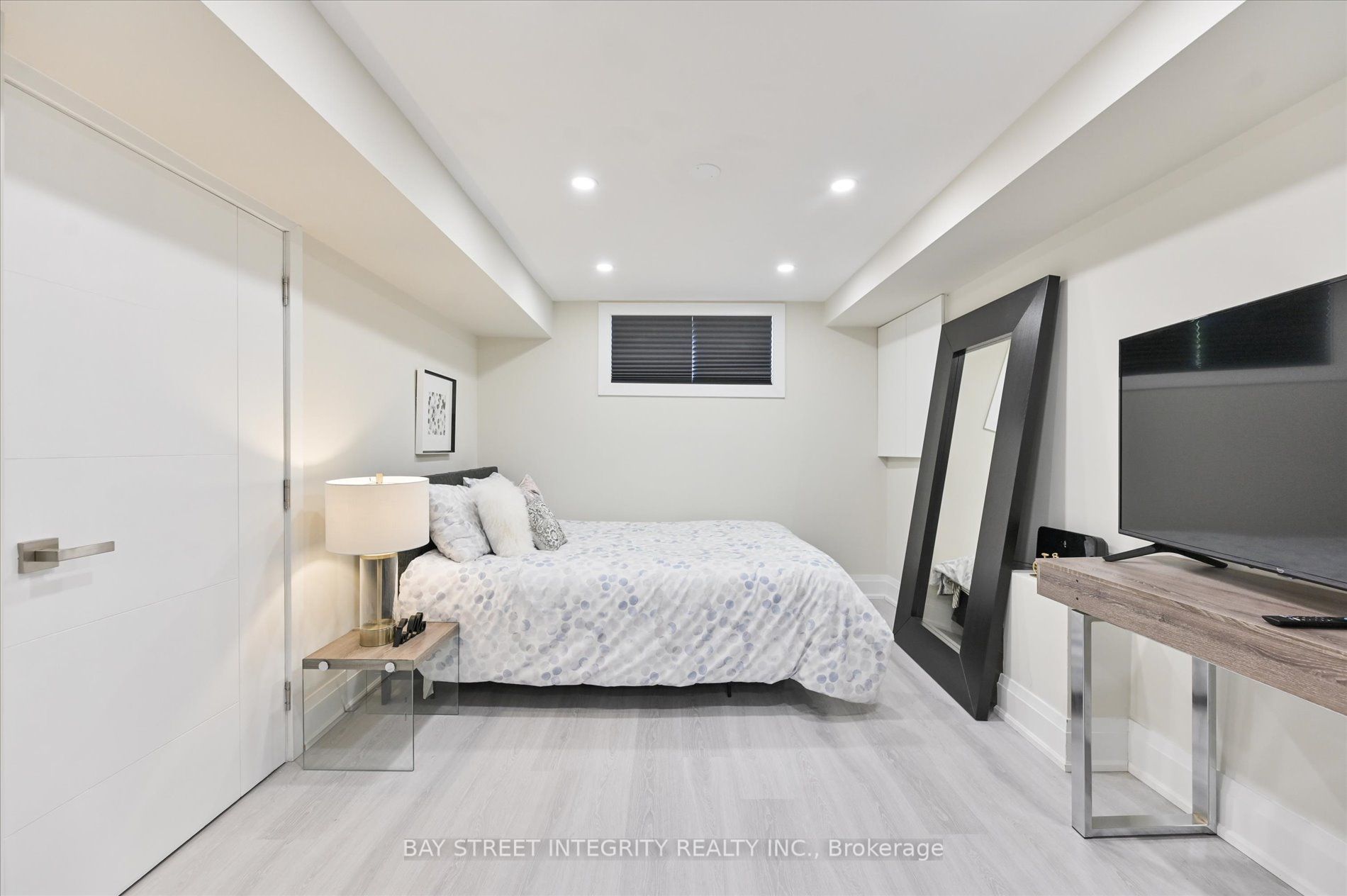 2605 Devonsley Cres