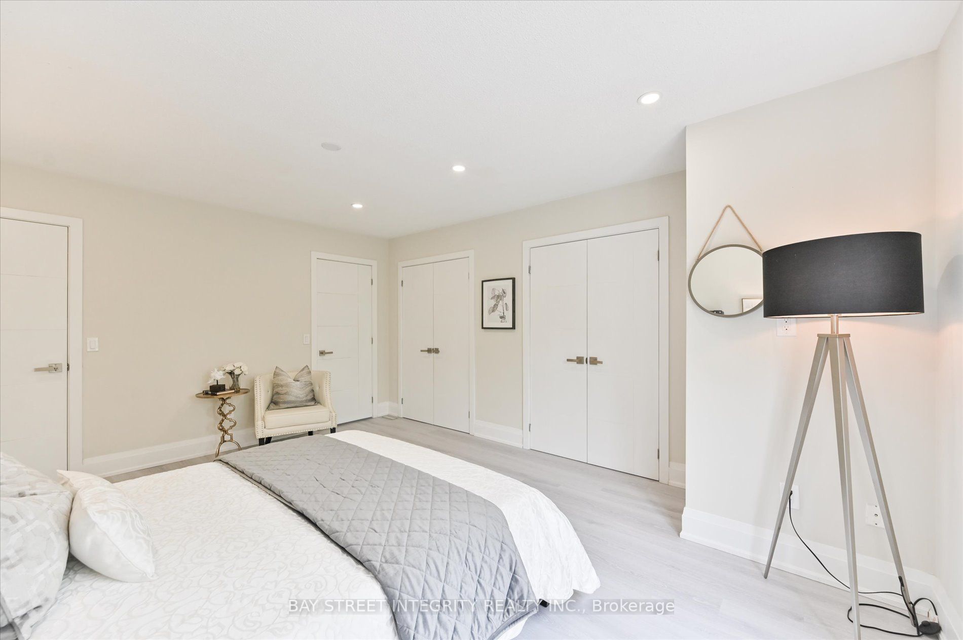 2605 Devonsley Cres