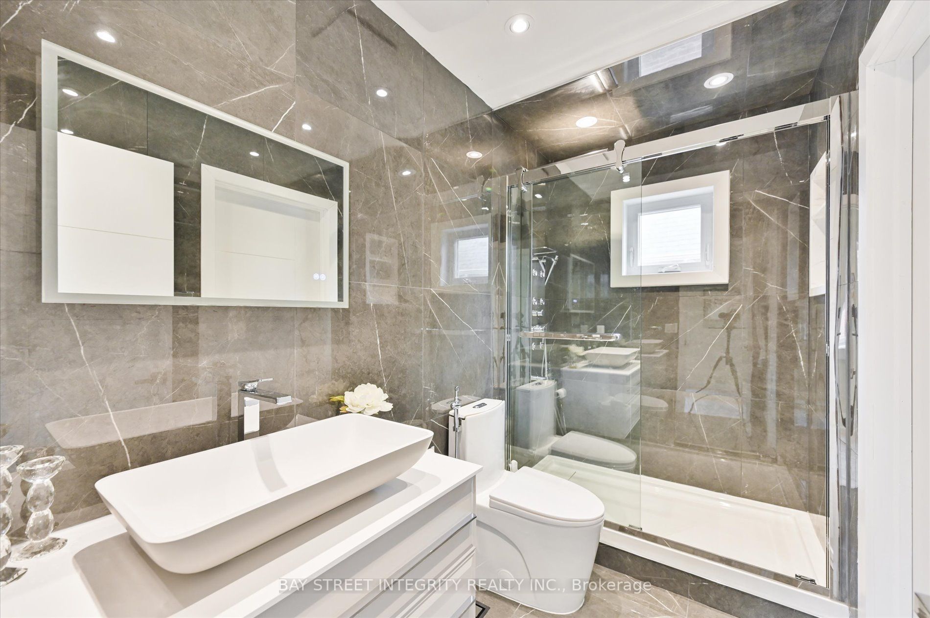 2605 Devonsley Cres