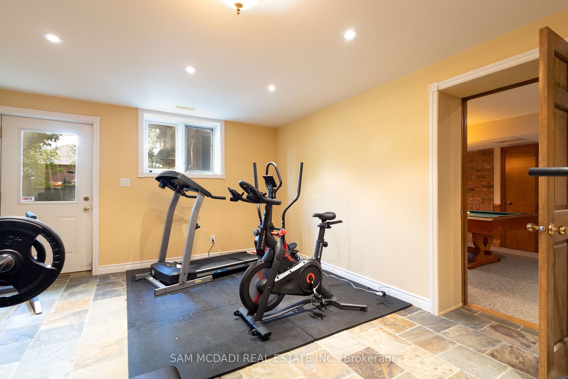 18 Ingleview Dr