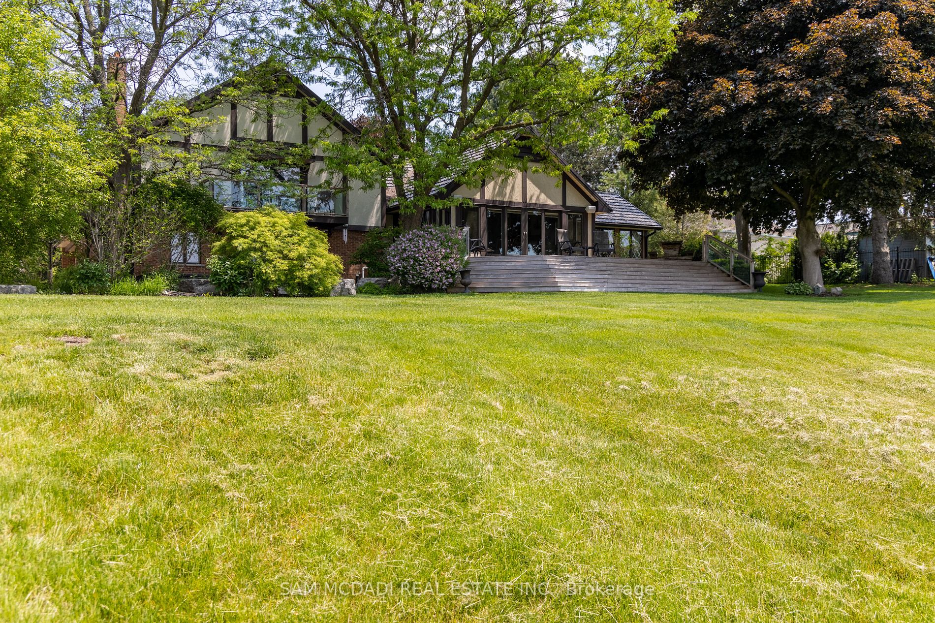 18 Ingleview Dr