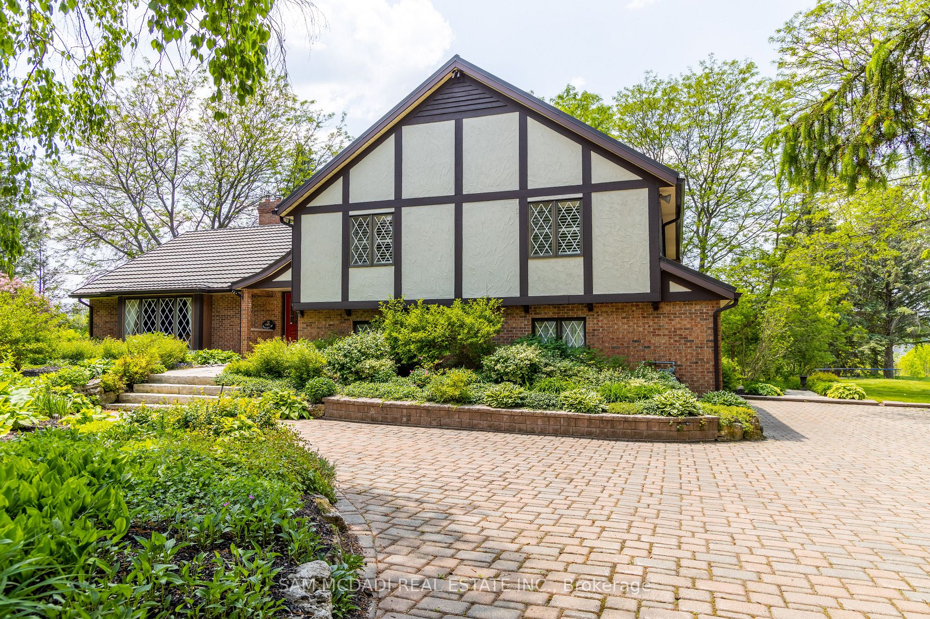 18 Ingleview Dr