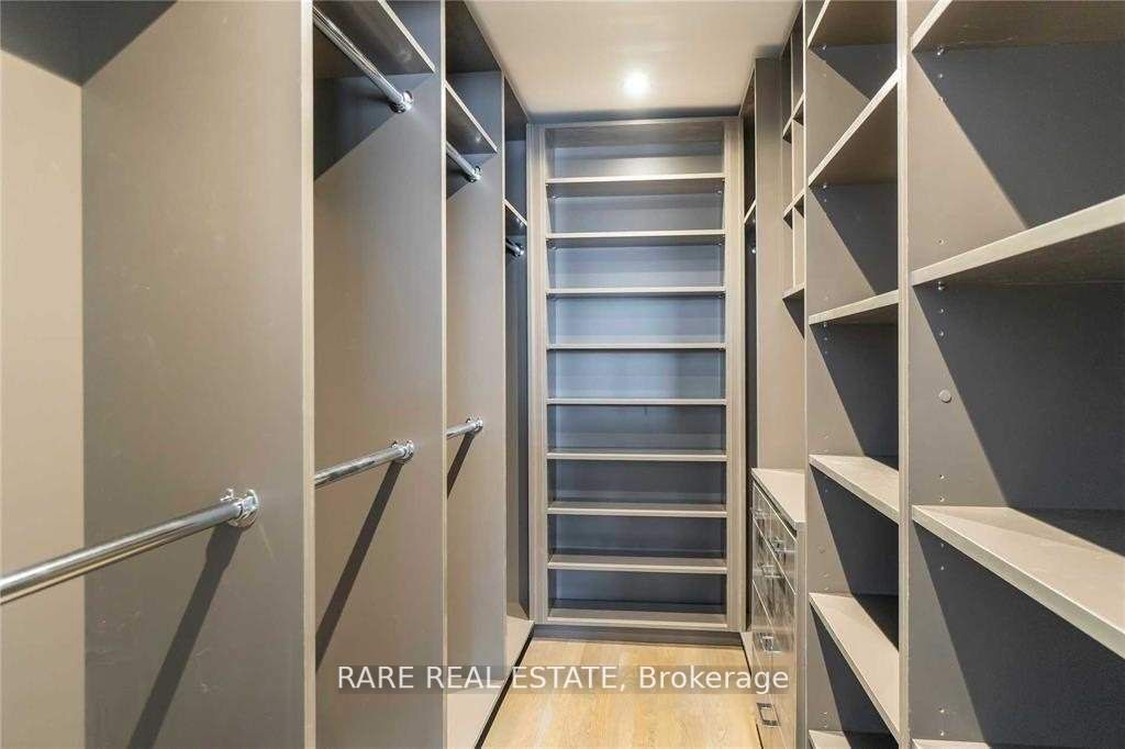 2068 Mississauga Rd