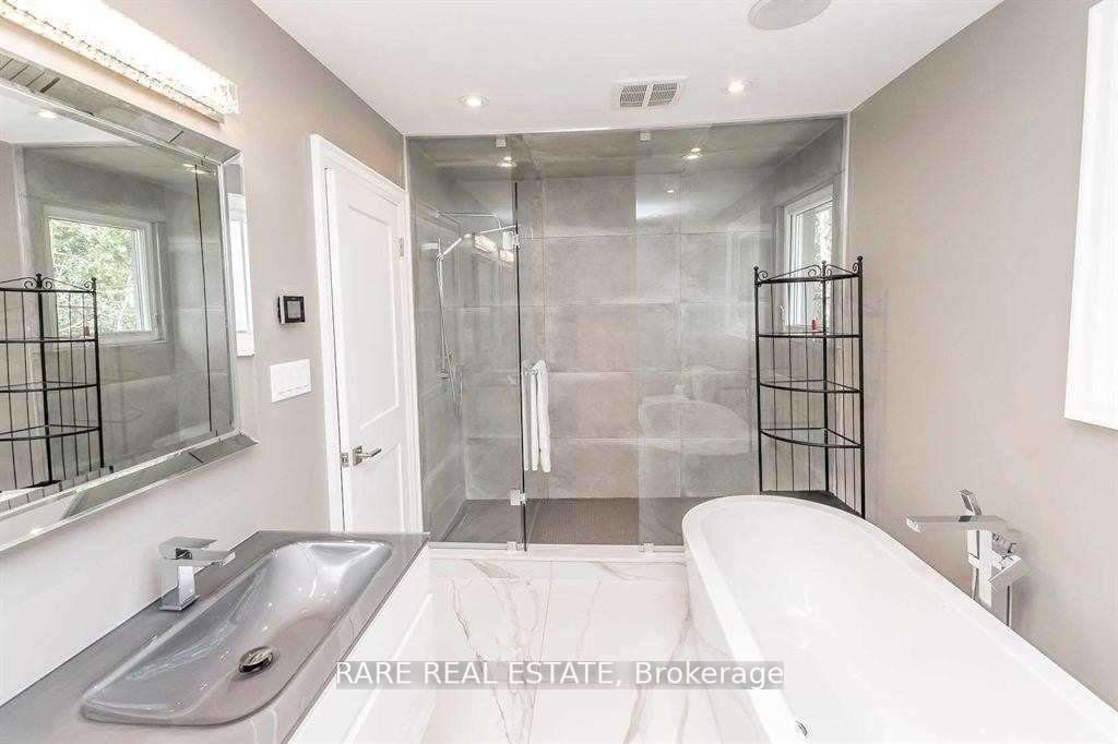 2068 Mississauga Rd