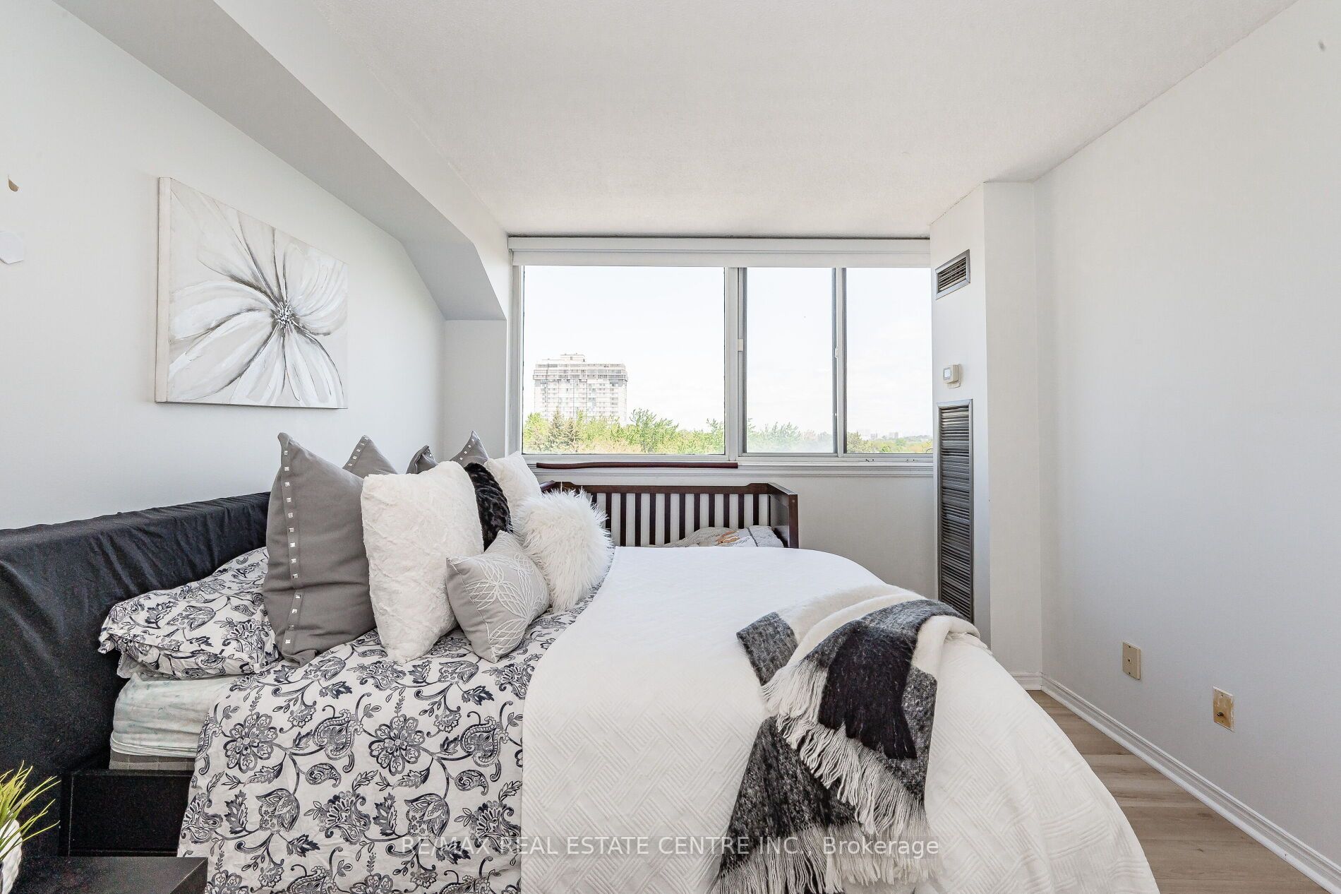 1001 Cedarglen Gate, #418