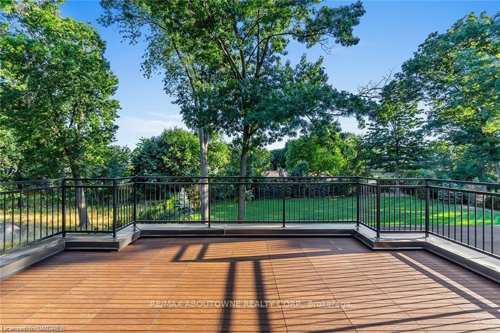 2280 Doulton Dr