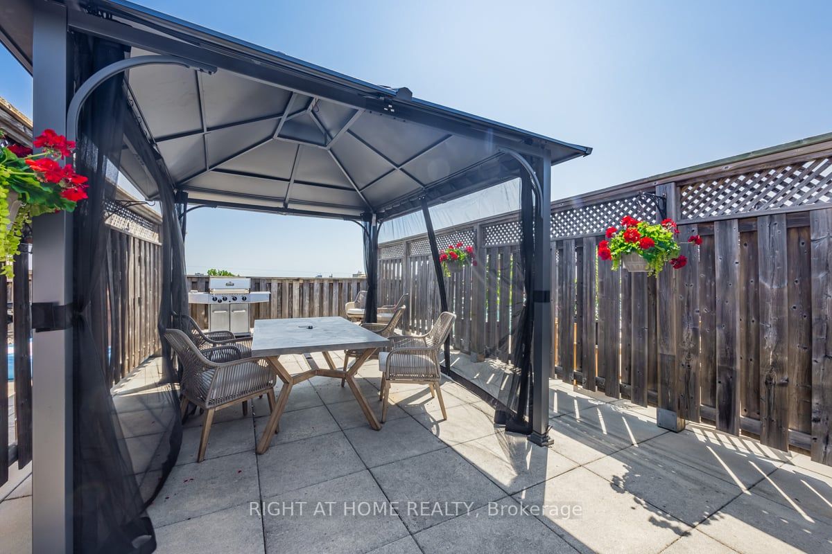 1001 Roselawn Avenue, #116