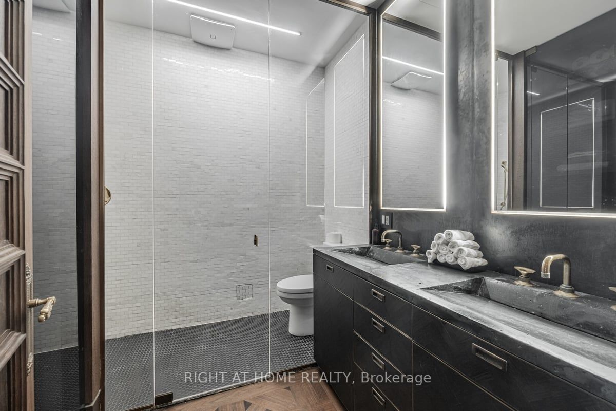 1001 Roselawn Avenue, #116