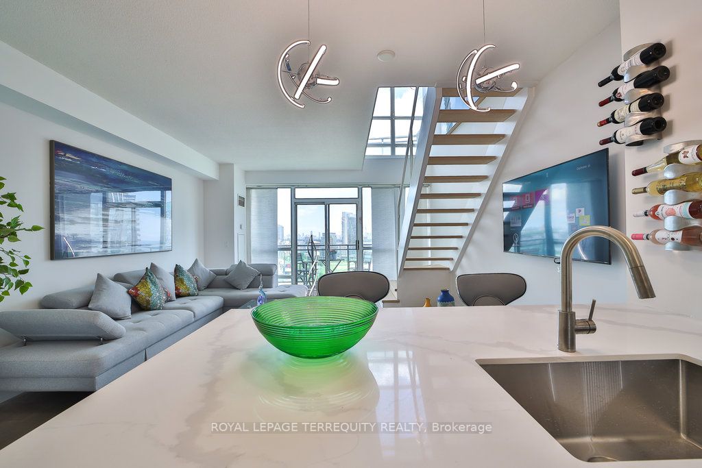 Listing W6085204 - Large Photo # 2