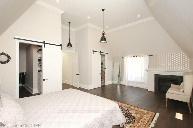 375 Arden Crescent