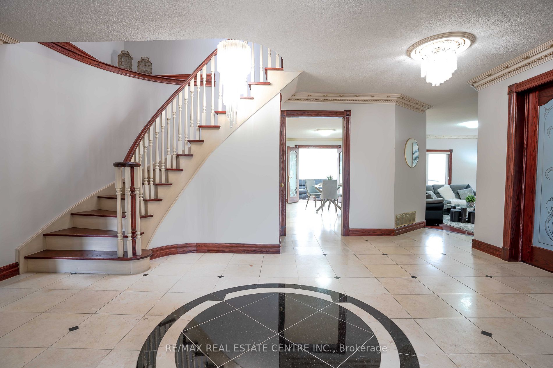 14 Rembrandt Cres