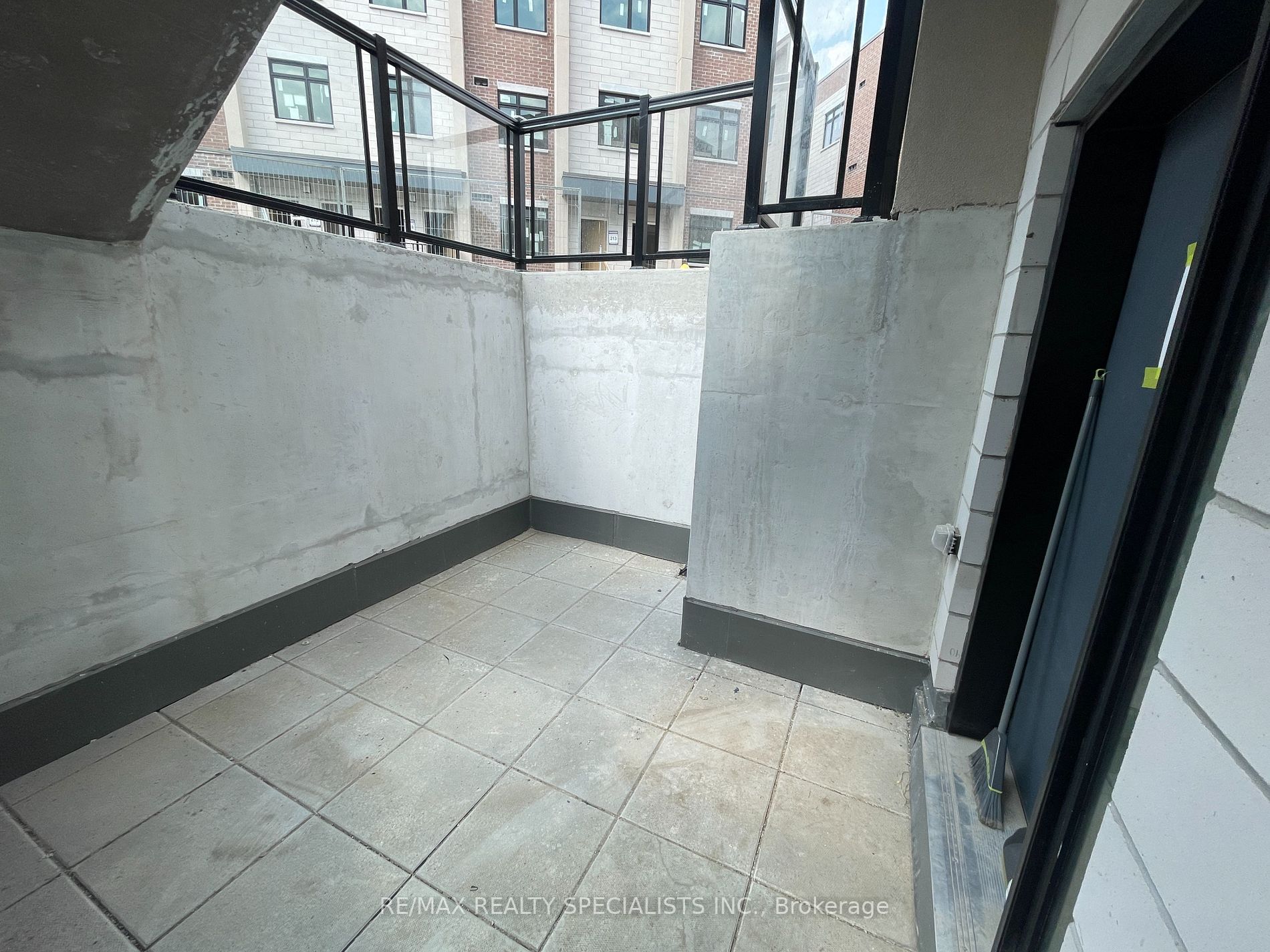 1095 Douglas Mccurdy Comm, #153