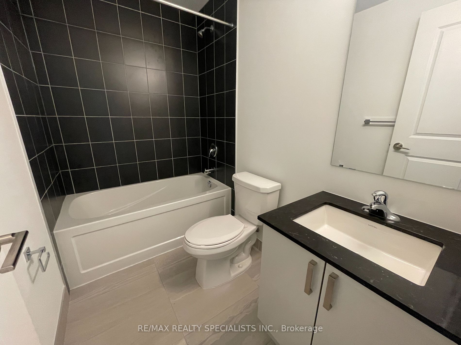 1095 Douglas Mccurdy Comm, #153