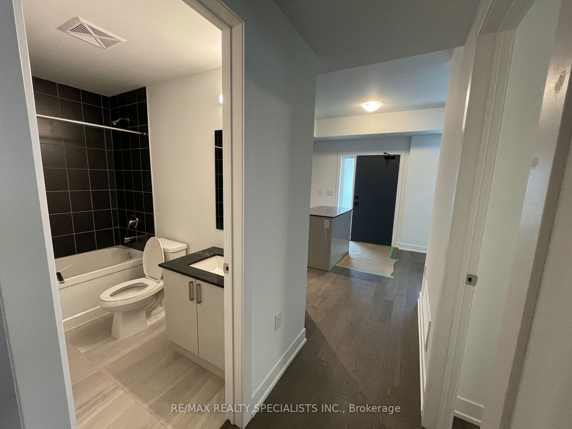 1095 Douglas Mccurdy Comm, #153