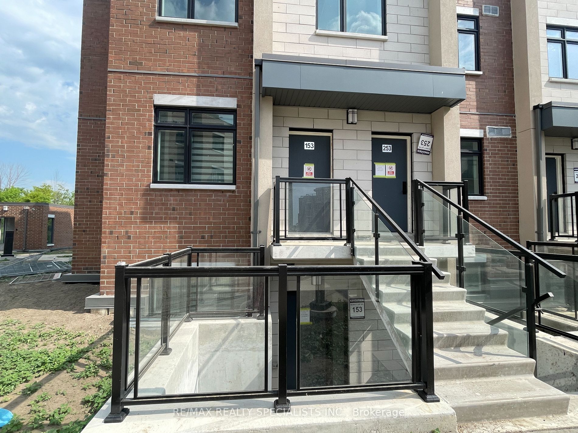 1095 Douglas Mccurdy Comm, #153