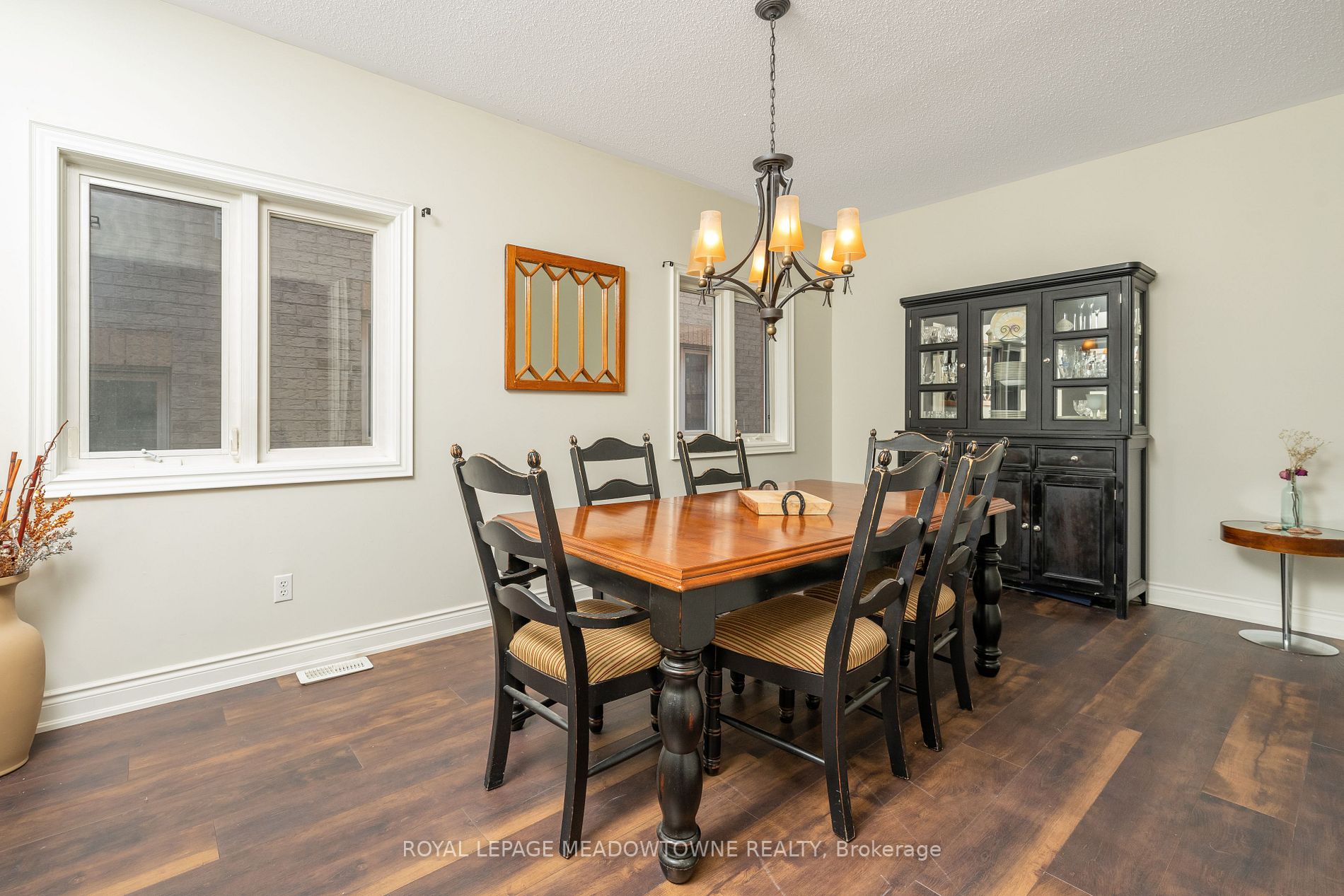 16 Meadowlark Dr, Halton Hills