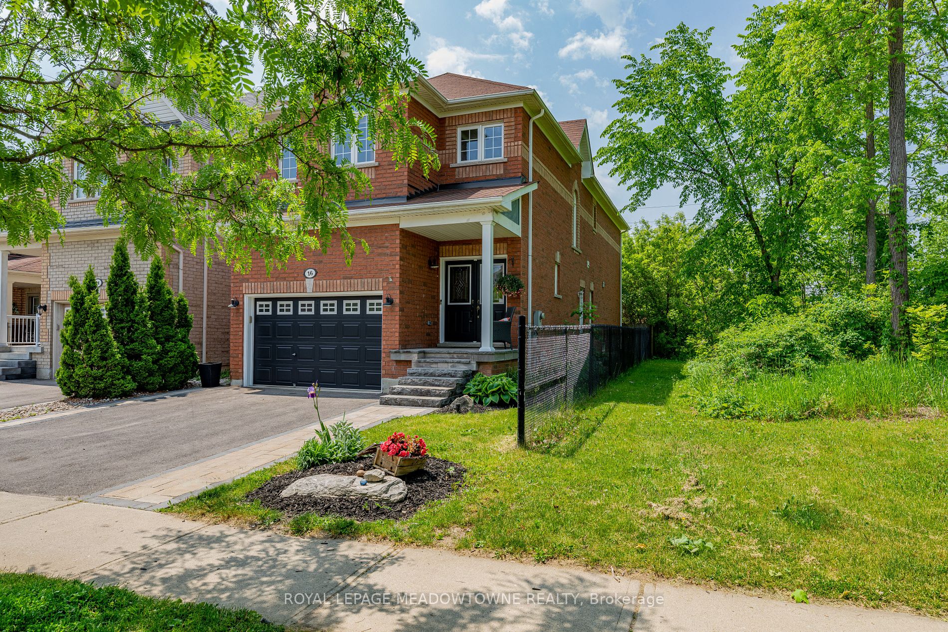 16 Meadowlark Dr, Halton Hills