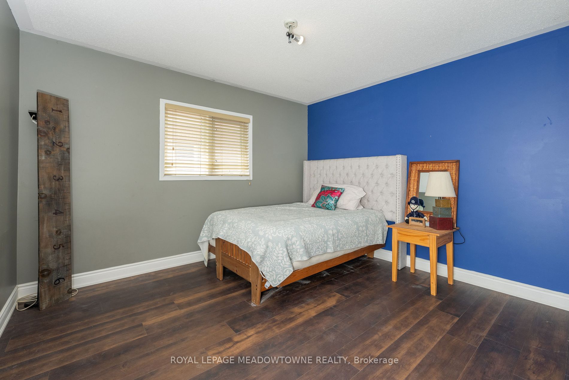 16 Meadowlark Dr, Halton Hills