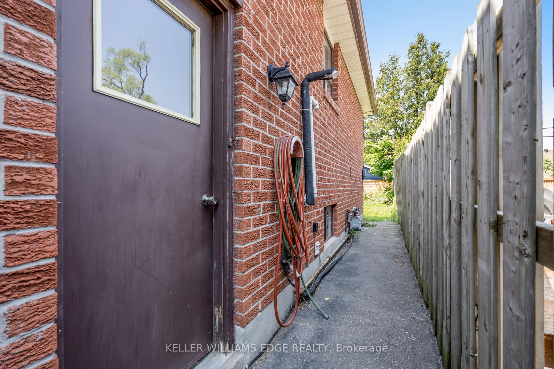 56 Daisy Ave