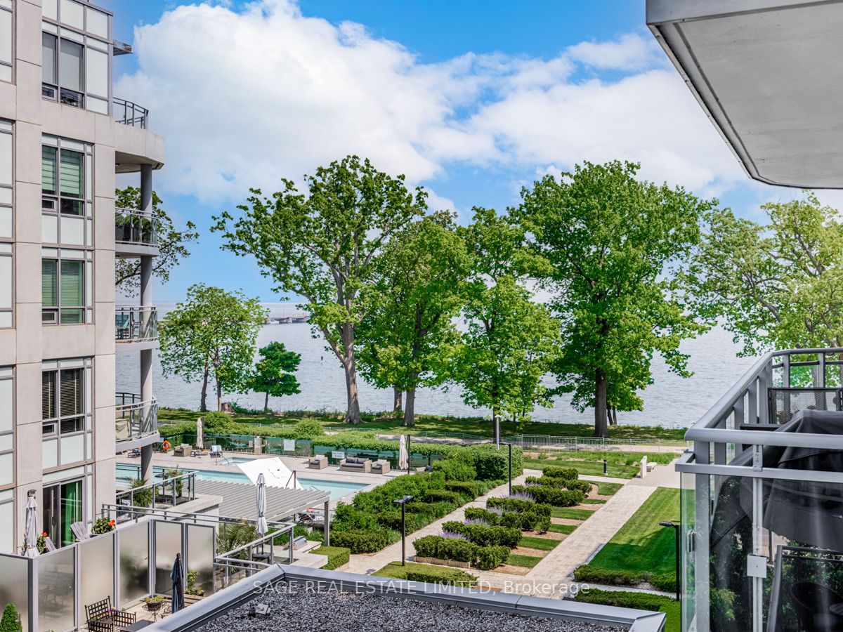 3500 Lakeshore Rd W, #423