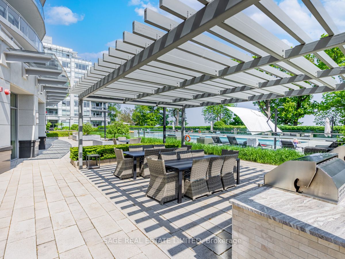 3500 Lakeshore Rd W, #423