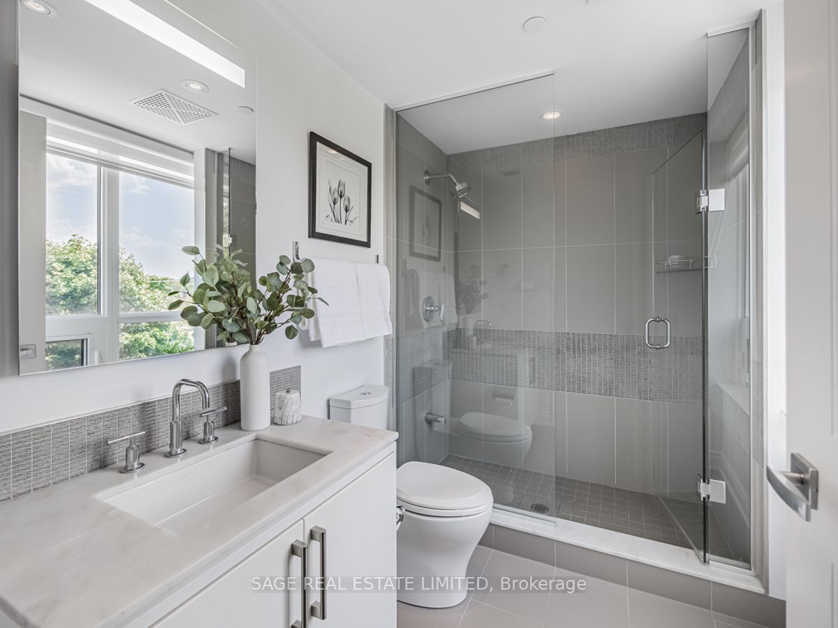 3500 Lakeshore Rd W, #423